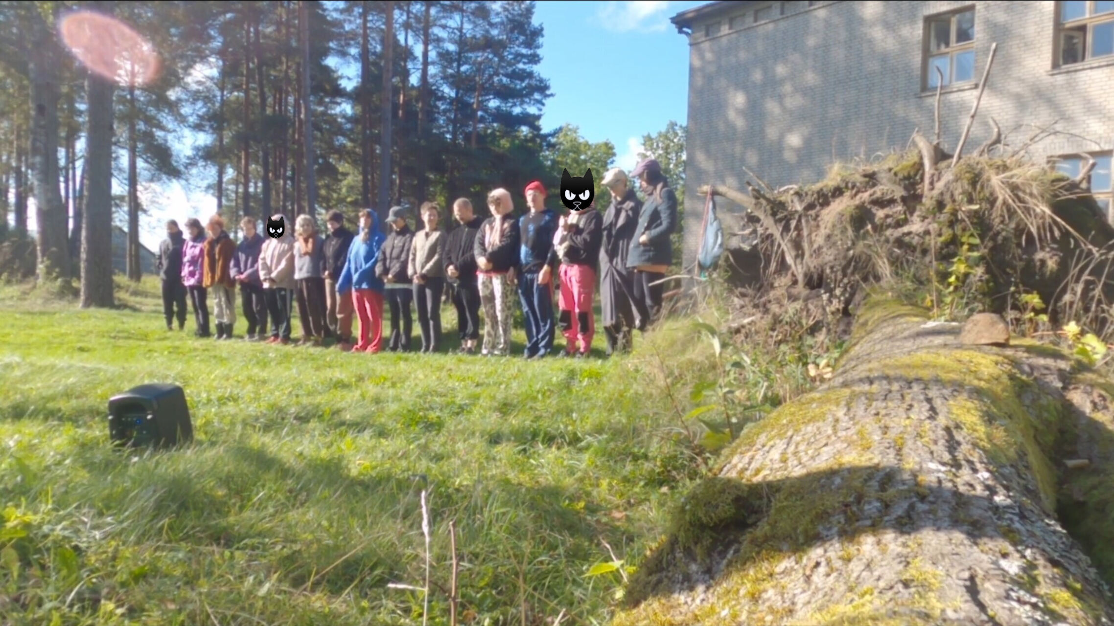 Iryna Loskot & Oleksii Minko suggest a subversed “Line-up on the Day of Knowledge”